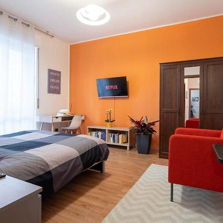Апартаменти Casa Martina- Airport Free Shuttle-H24 Бергамо Екстер'єр фото