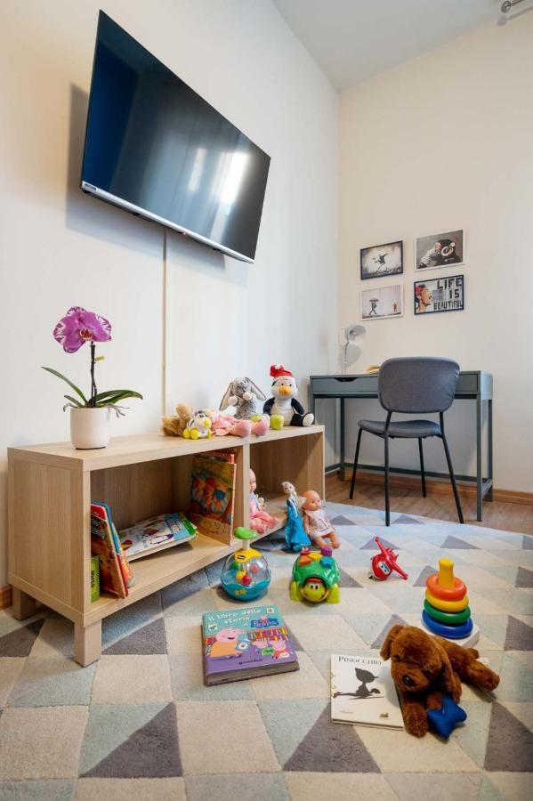 Апартаменти Casa Martina- Airport Free Shuttle-H24 Бергамо Екстер'єр фото