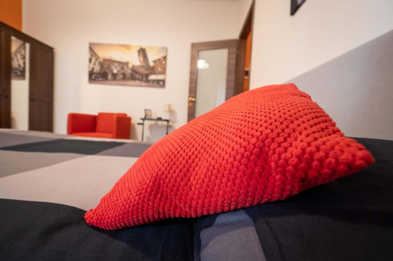 Апартаменти Casa Martina- Airport Free Shuttle-H24 Бергамо Екстер'єр фото