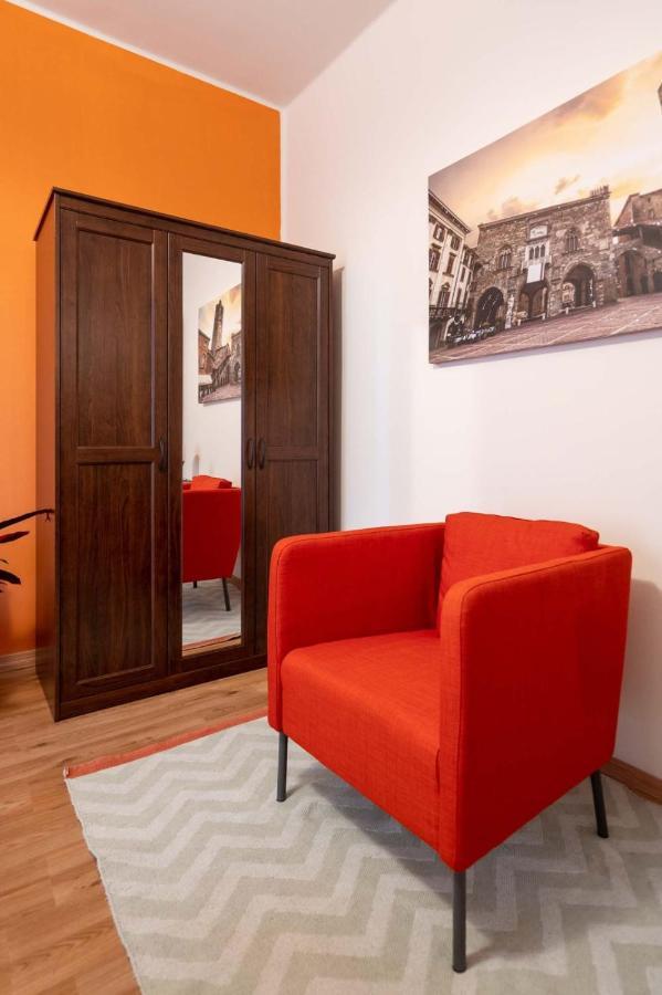 Апартаменти Casa Martina- Airport Free Shuttle-H24 Бергамо Екстер'єр фото